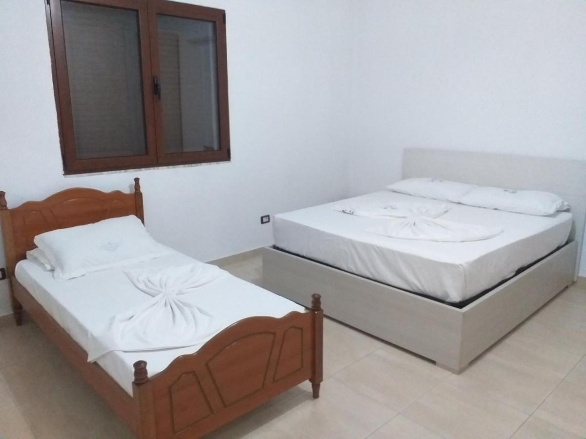 Vila Bali Durrës Esterno foto