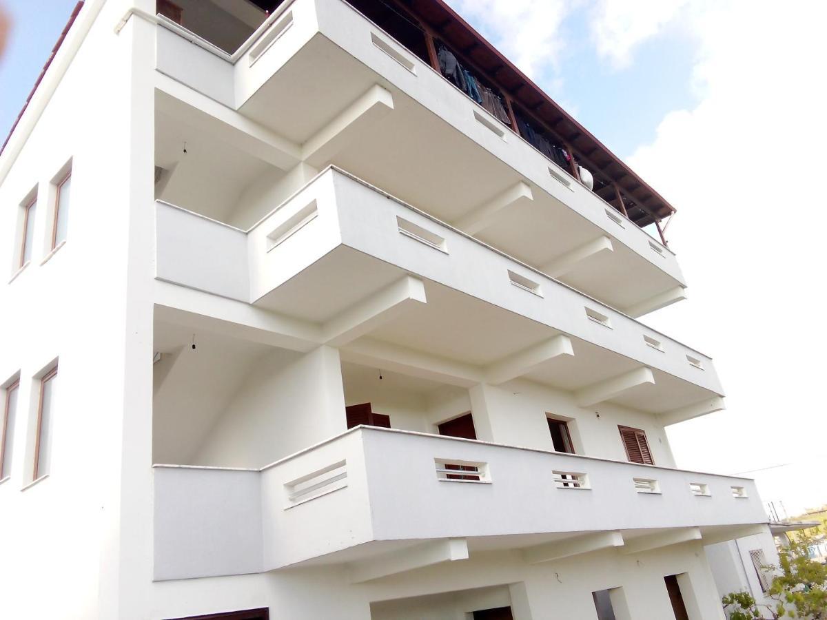 Vila Bali Durrës Esterno foto