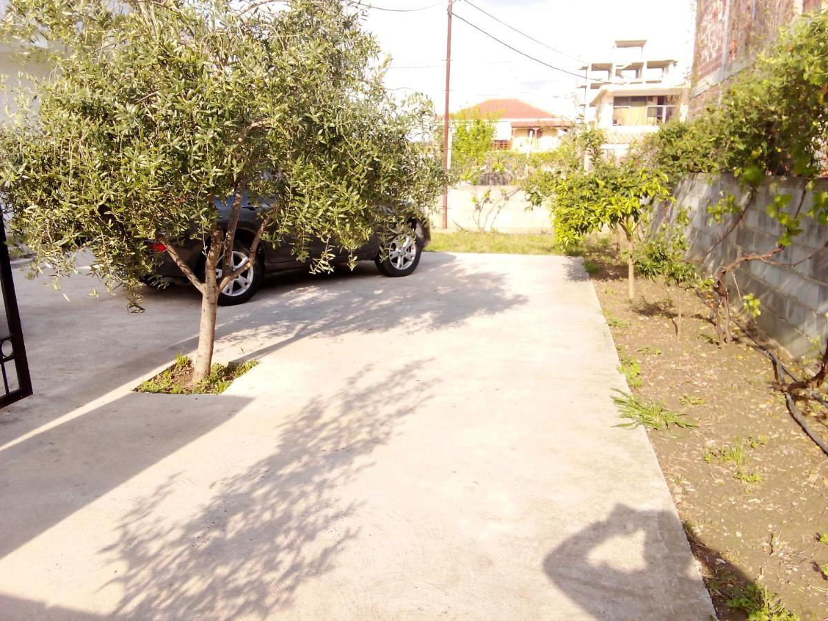 Vila Bali Durrës Esterno foto