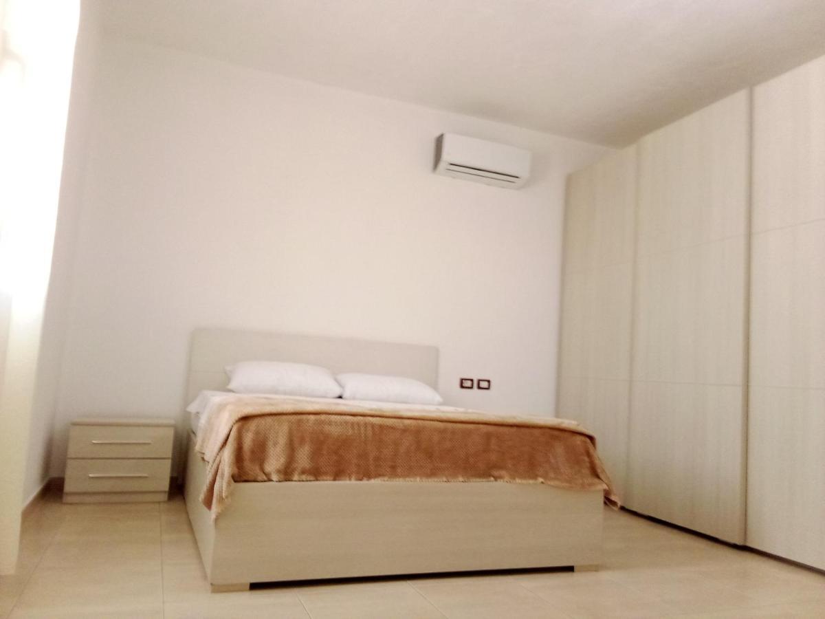 Vila Bali Durrës Esterno foto