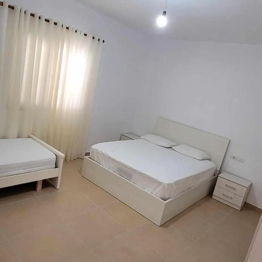 Vila Bali Durrës Esterno foto